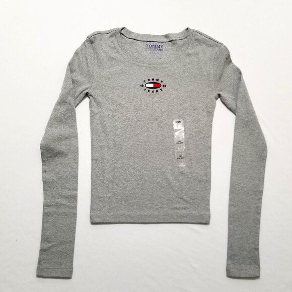 NWT‎ Tommy Hilfiger Women's Cropped Fit Top Long Sleeve Embroidered Logo - Picture 1 of 4